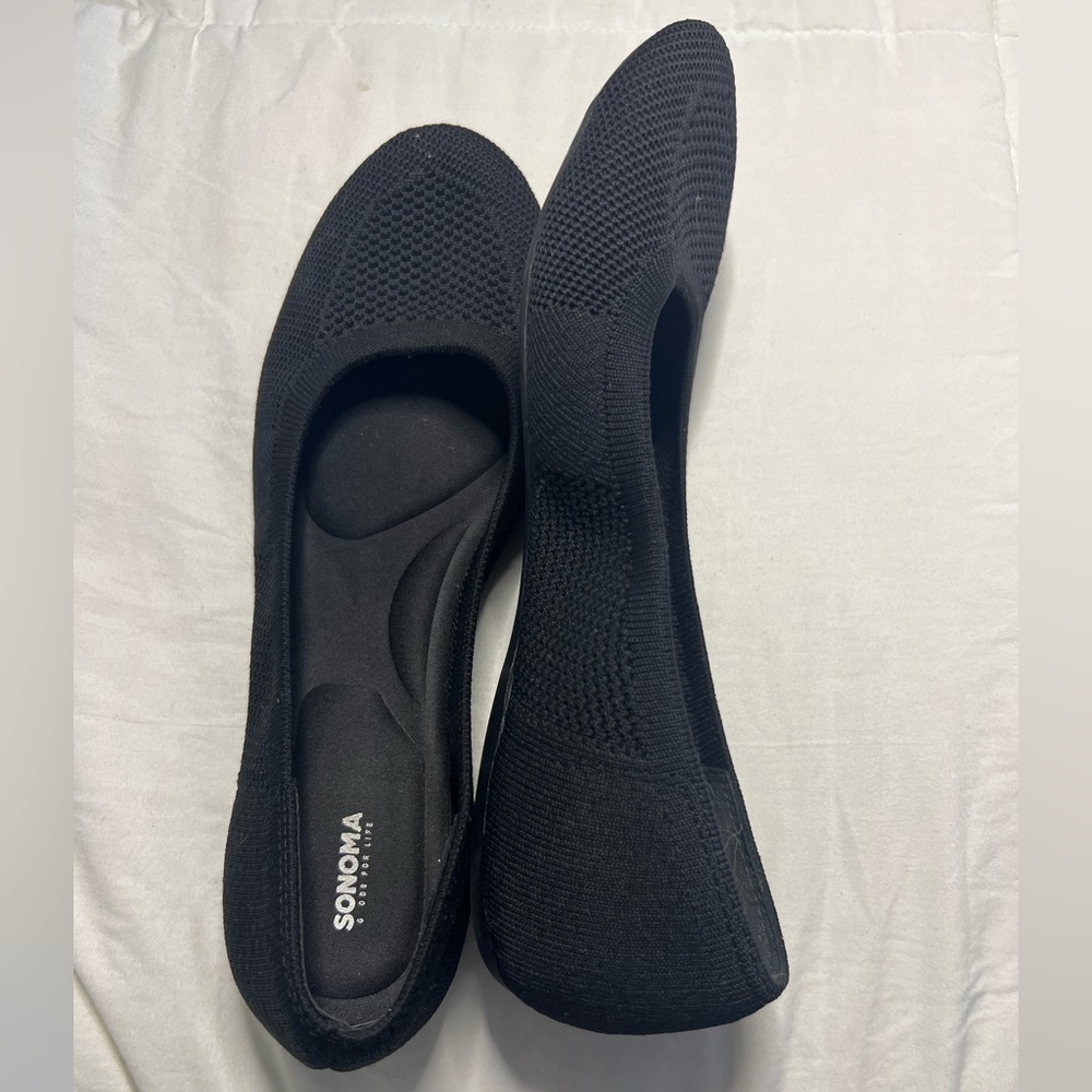 Women’s EUC Memory Foam Black Flats